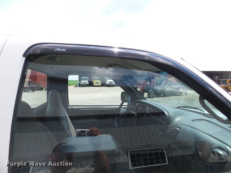 image for item DB7070 2001 Dodge Ram 2500 pickup truck