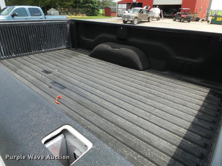 image for item DB7070 2001 Dodge Ram 2500 pickup truck