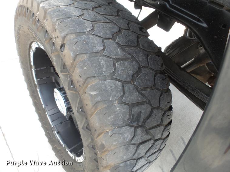 image for item DB7070 2001 Dodge Ram 2500 pickup truck