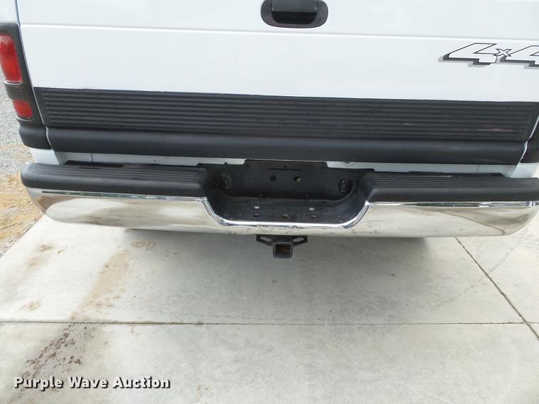 image for item DB7070 2001 Dodge Ram 2500 pickup truck