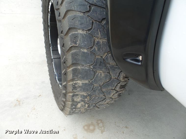 image for item DB7070 2001 Dodge Ram 2500 pickup truck