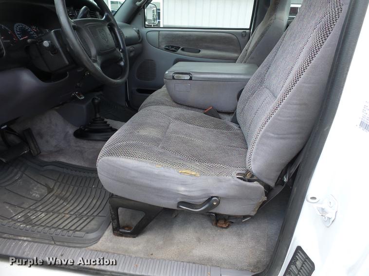 image for item DB7070 2001 Dodge Ram 2500 pickup truck