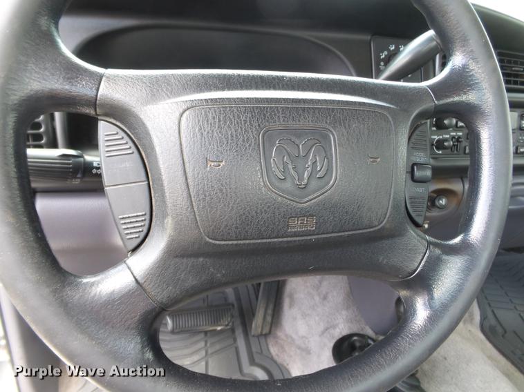 image for item DB7070 2001 Dodge Ram 2500 pickup truck