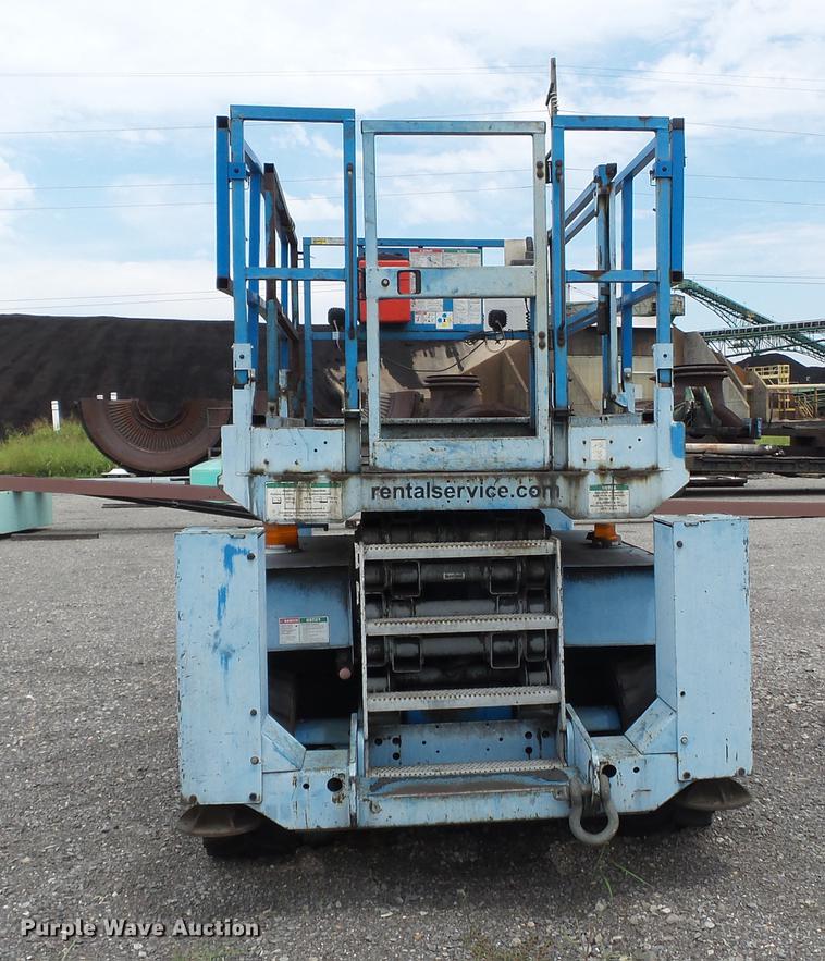 image for item DB7074 2003 Genie GS3268 RT scissor lift
