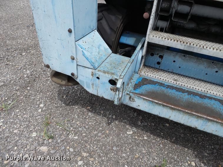 image for item DB7074 2003 Genie GS3268 RT scissor lift