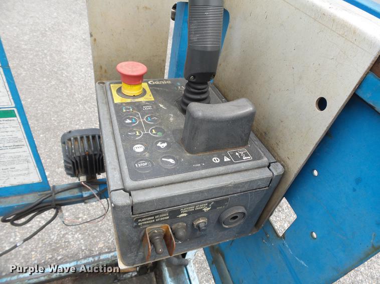 image for item DB7074 2003 Genie GS3268 RT scissor lift