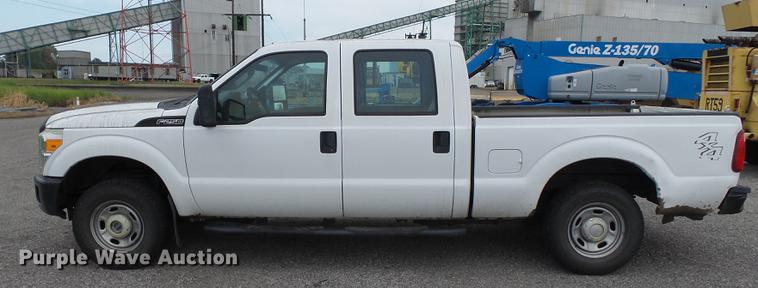 image for item DB7076 2011 Ford F250 Super Duty Crew Cab pickup truck