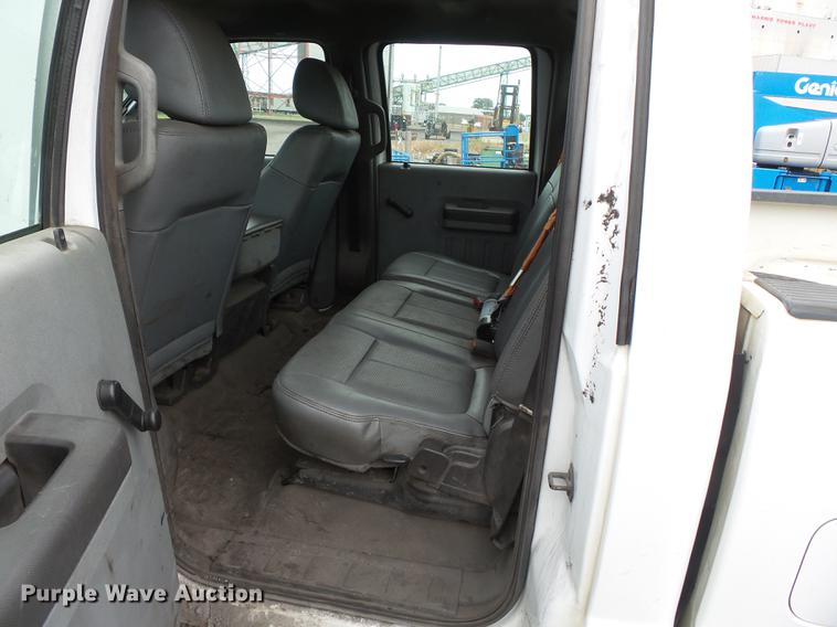 image for item DB7076 2011 Ford F250 Super Duty Crew Cab pickup truck