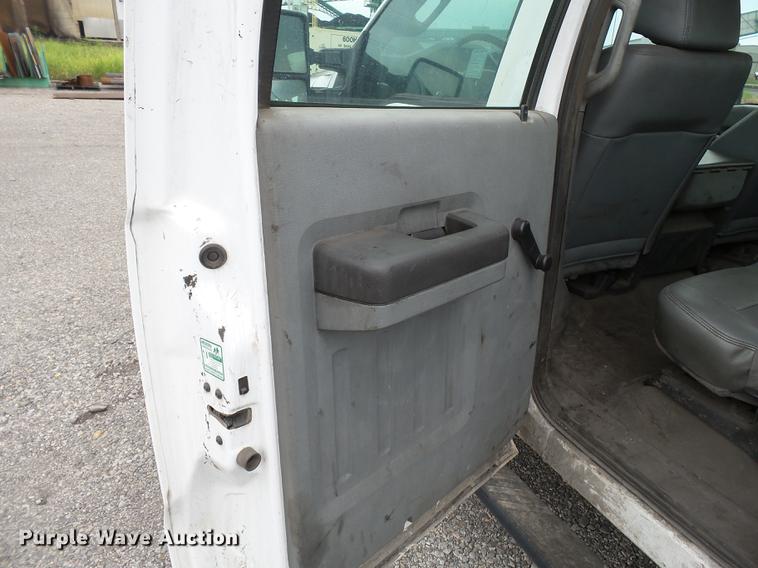 image for item DB7076 2011 Ford F250 Super Duty Crew Cab pickup truck