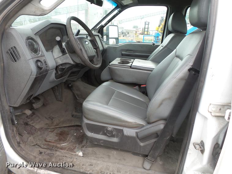 image for item DB7076 2011 Ford F250 Super Duty Crew Cab pickup truck