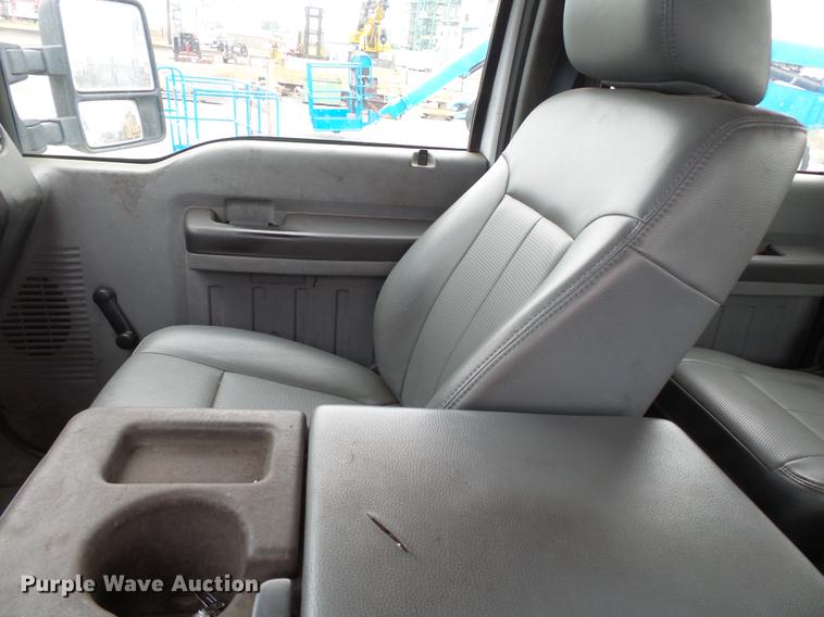 image for item DB7076 2011 Ford F250 Super Duty Crew Cab pickup truck