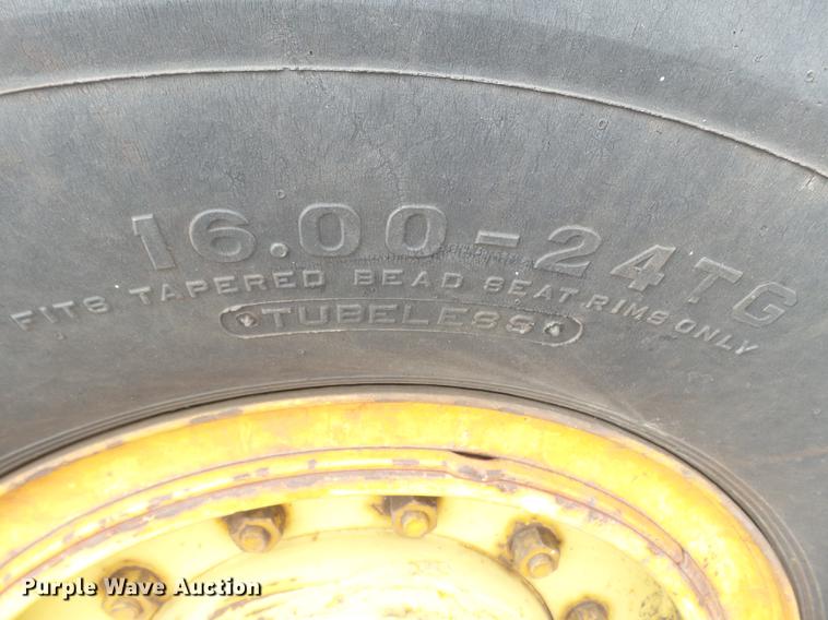 image for item DB7077 1972 Grove RT59S crane