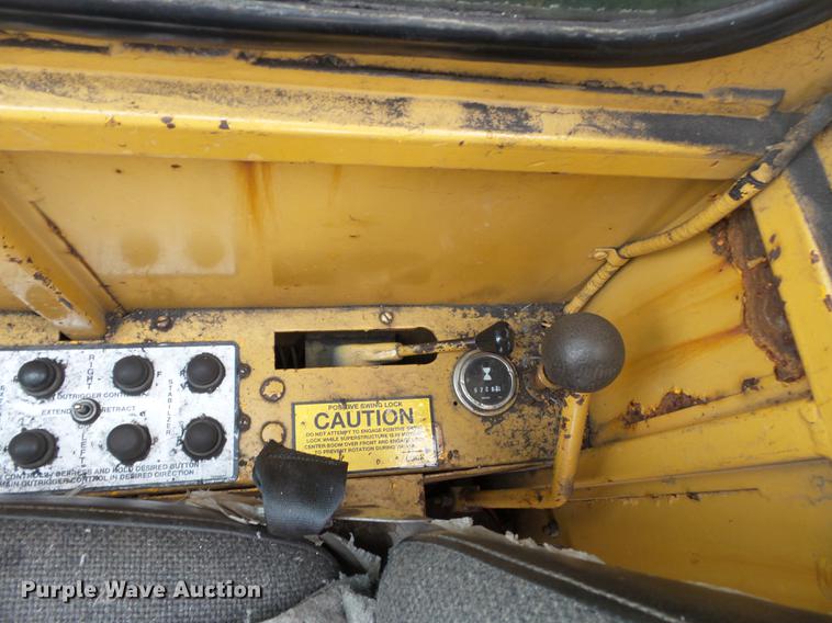 image for item DB7077 1972 Grove RT59S crane