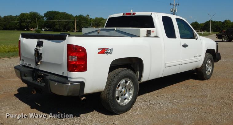 image for item DB8351 2010 Chevrolet Silverado 1500 Z71 Ext. Cab pickup truck