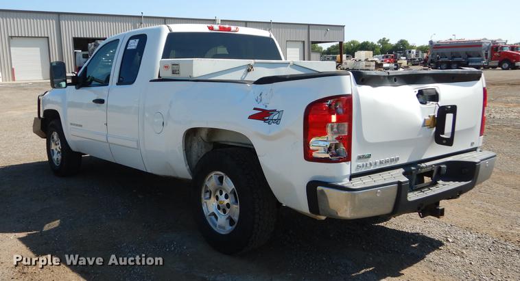 image for item DB8351 2010 Chevrolet Silverado 1500 Z71 Ext. Cab pickup truck