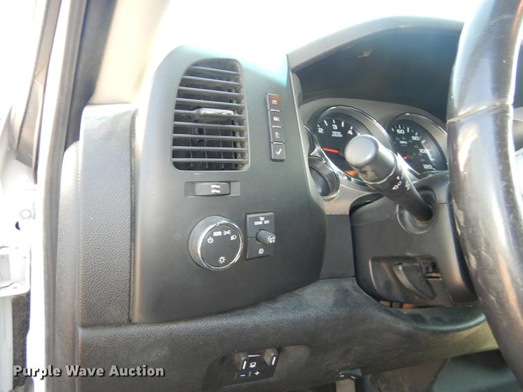 image for item DB8351 2010 Chevrolet Silverado 1500 Z71 Ext. Cab pickup truck