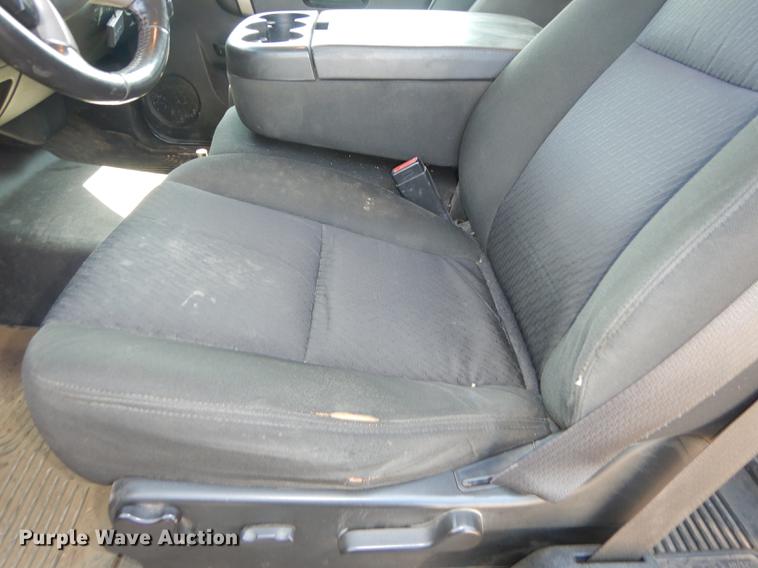 image for item DB8351 2010 Chevrolet Silverado 1500 Z71 Ext. Cab pickup truck