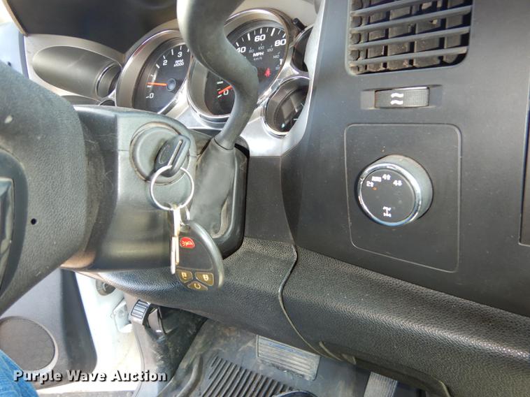 image for item DB8351 2010 Chevrolet Silverado 1500 Z71 Ext. Cab pickup truck