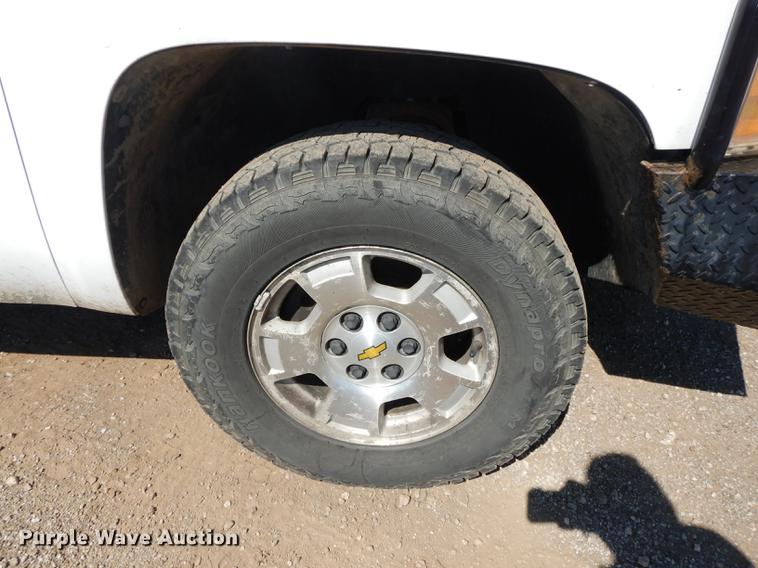 image for item DB8351 2010 Chevrolet Silverado 1500 Z71 Ext. Cab pickup truck