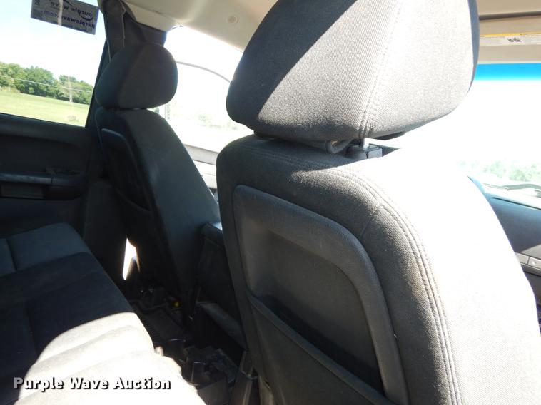 image for item DB8351 2010 Chevrolet Silverado 1500 Z71 Ext. Cab pickup truck