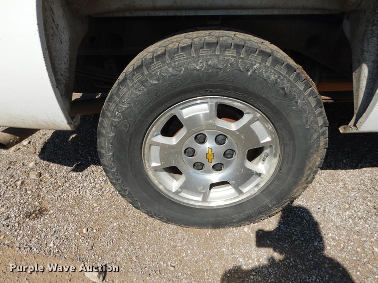 image for item DB8351 2010 Chevrolet Silverado 1500 Z71 Ext. Cab pickup truck