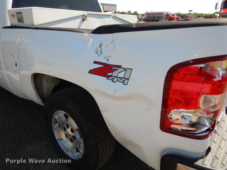 image for item DB8351 2010 Chevrolet Silverado 1500 Z71 Ext. Cab pickup truck