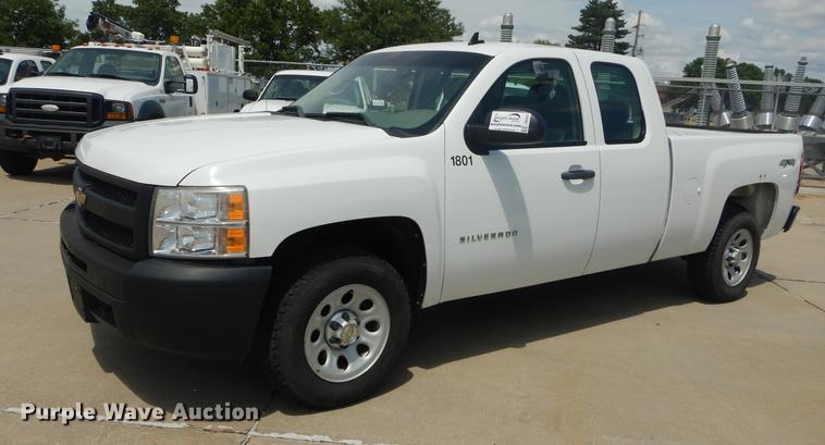 image for item DB8362 2011 Chevrolet Silverado 1500 Ext. Cab pickup truck