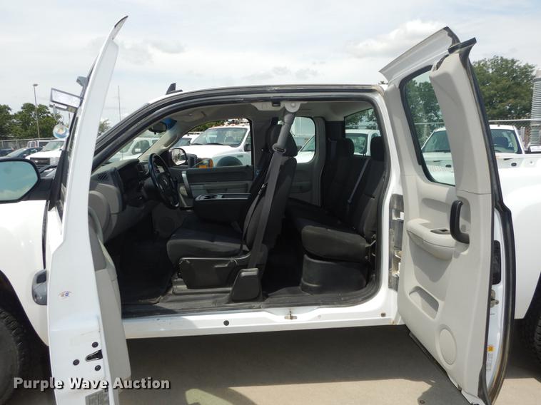 image for item DB8362 2011 Chevrolet Silverado 1500 Ext. Cab pickup truck