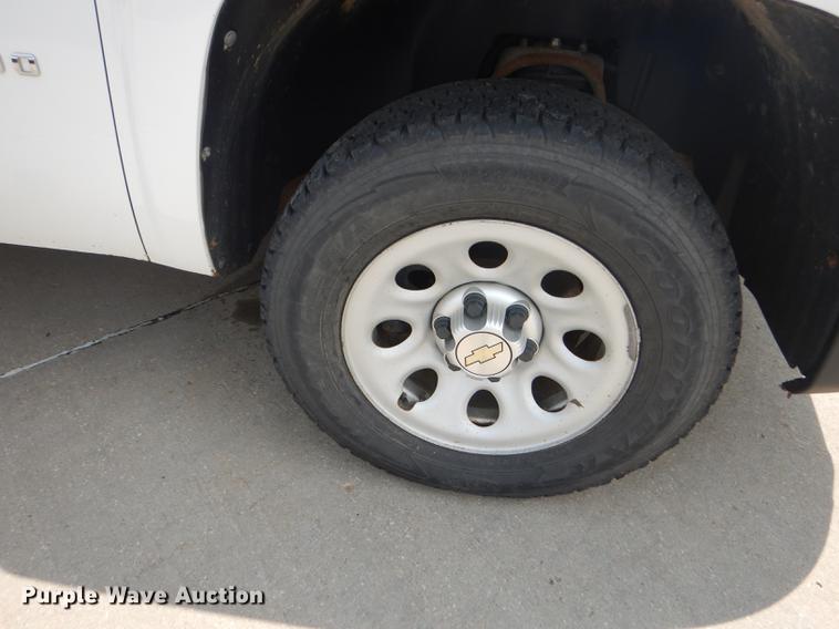 image for item DB8362 2011 Chevrolet Silverado 1500 Ext. Cab pickup truck