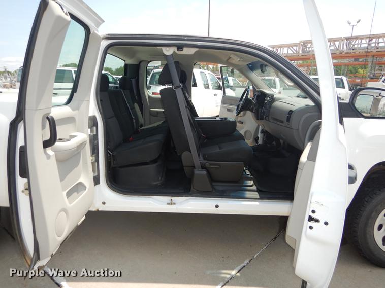 image for item DB8362 2011 Chevrolet Silverado 1500 Ext. Cab pickup truck
