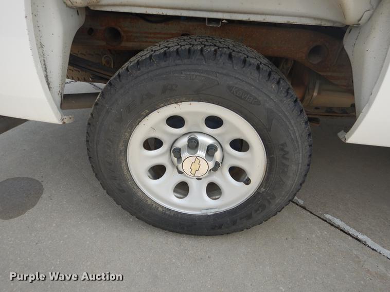 image for item DB8362 2011 Chevrolet Silverado 1500 Ext. Cab pickup truck