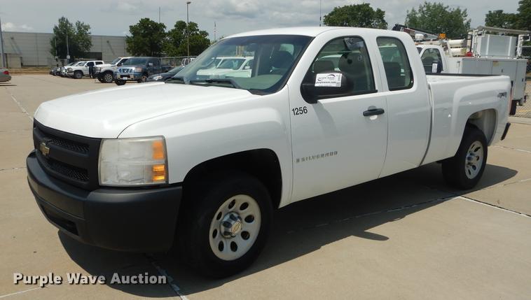 image for item DB8364 2007 Chevrolet Silverado 1500 Ext. Cab pickup truck
