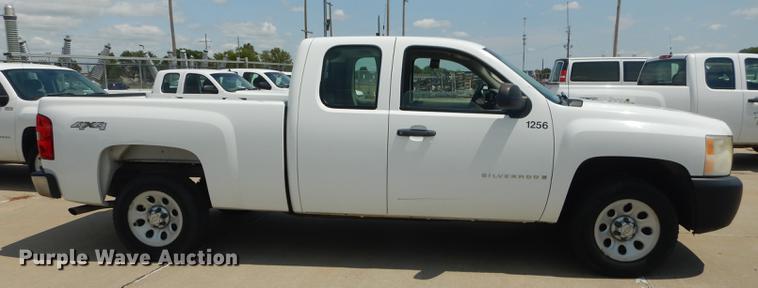 image for item DB8364 2007 Chevrolet Silverado 1500 Ext. Cab pickup truck
