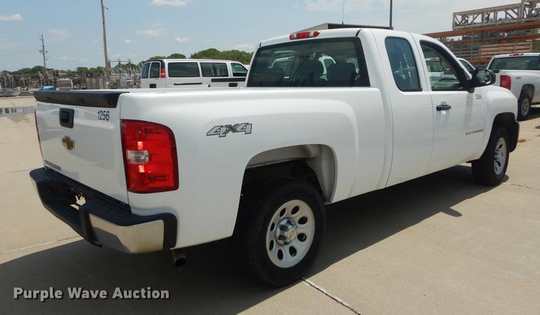 image for item DB8364 2007 Chevrolet Silverado 1500 Ext. Cab pickup truck