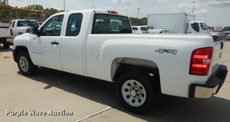 image for item DB8364 2007 Chevrolet Silverado 1500 Ext. Cab pickup truck