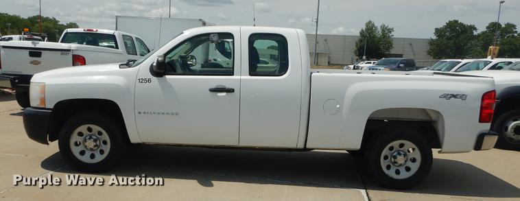 image for item DB8364 2007 Chevrolet Silverado 1500 Ext. Cab pickup truck