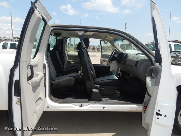 image for item DB8364 2007 Chevrolet Silverado 1500 Ext. Cab pickup truck