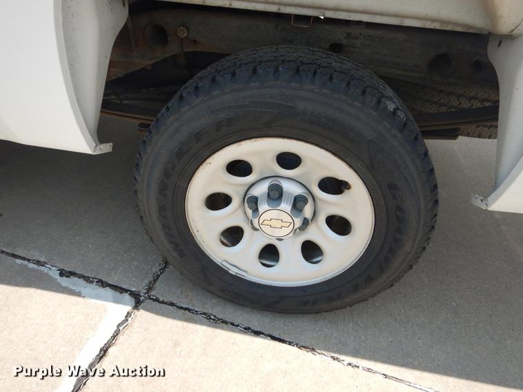 image for item DB8364 2007 Chevrolet Silverado 1500 Ext. Cab pickup truck