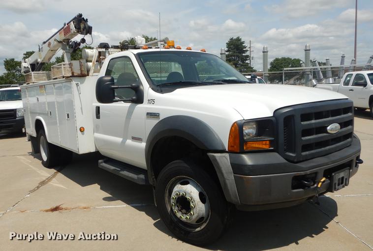 image for item DB8365 2007 Ford F550 Super Duty XL utility truck with crane