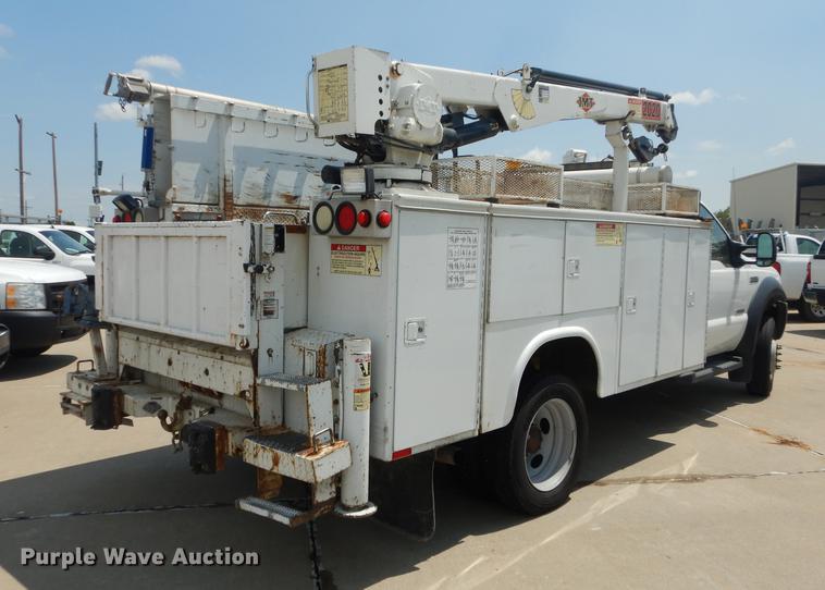 image for item DB8365 2007 Ford F550 Super Duty XL utility truck with crane