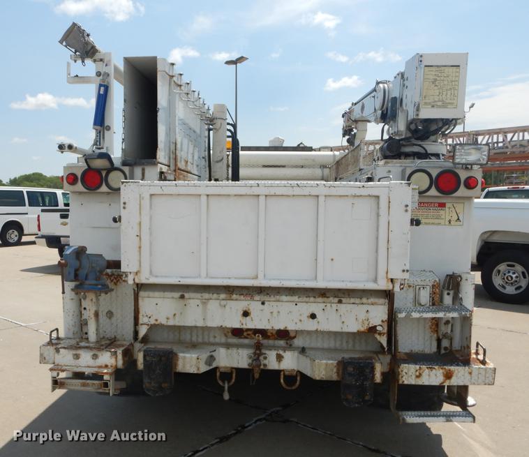 image for item DB8365 2007 Ford F550 Super Duty XL utility truck with crane
