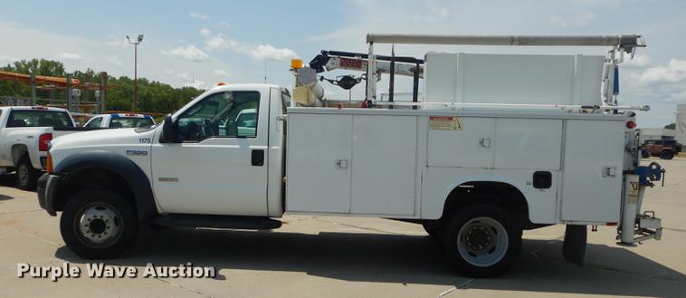 image for item DB8365 2007 Ford F550 Super Duty XL utility truck with crane