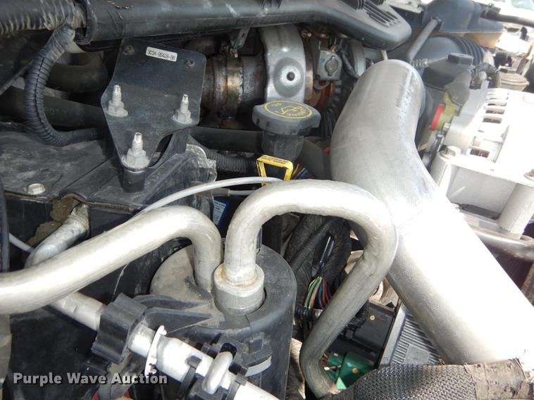 image for item DB8365 2007 Ford F550 Super Duty XL utility truck with crane