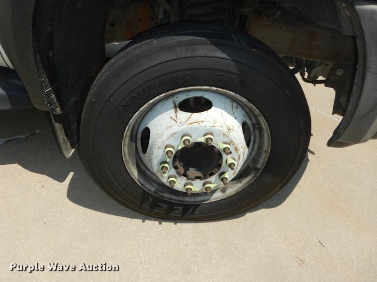 image for item DB8365 2007 Ford F550 Super Duty XL utility truck with crane