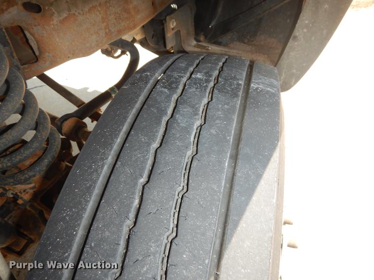 image for item DB8365 2007 Ford F550 Super Duty XL utility truck with crane