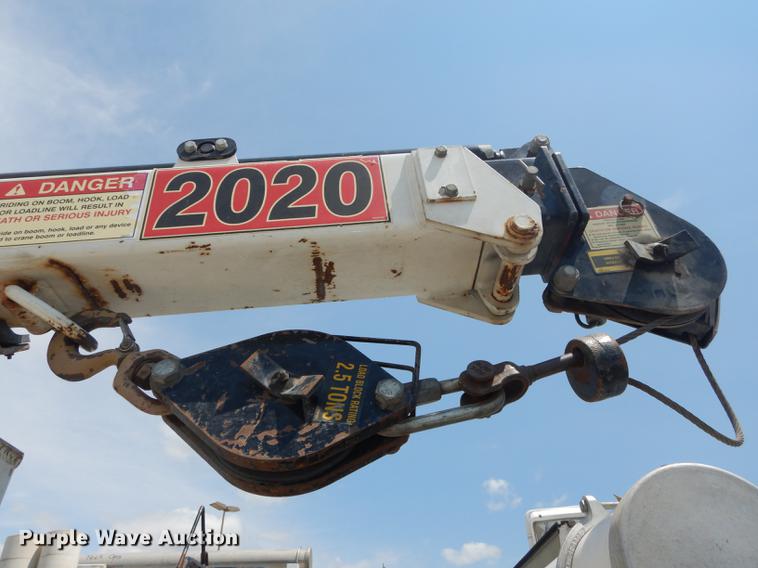 image for item DB8365 2007 Ford F550 Super Duty XL utility truck with crane