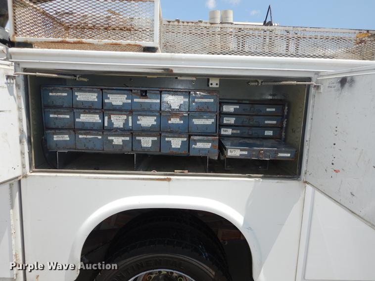 image for item DB8365 2007 Ford F550 Super Duty XL utility truck with crane