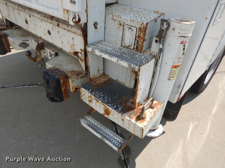 image for item DB8365 2007 Ford F550 Super Duty XL utility truck with crane