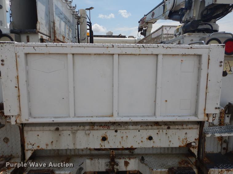 image for item DB8365 2007 Ford F550 Super Duty XL utility truck with crane