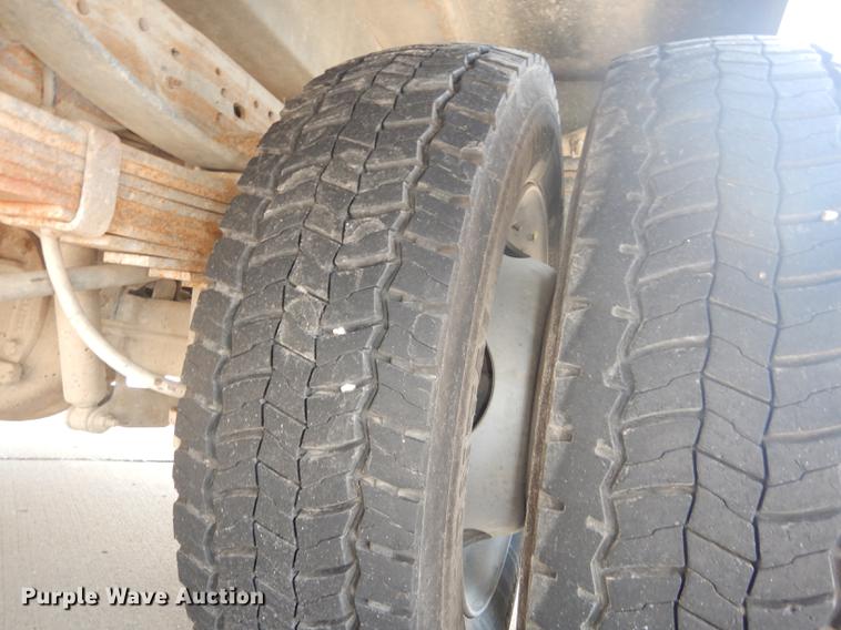 image for item DB8365 2007 Ford F550 Super Duty XL utility truck with crane